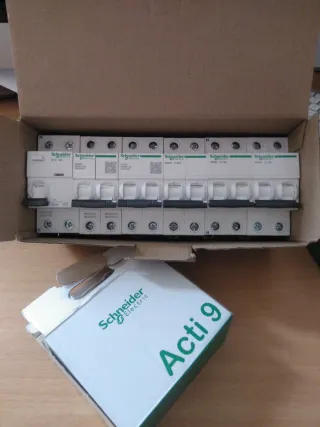 6x Automáticos 40,25,16,10A Diferencia