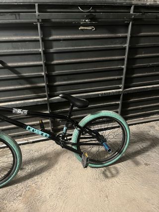 Bicicleta BMX casi nueva muy poco uso