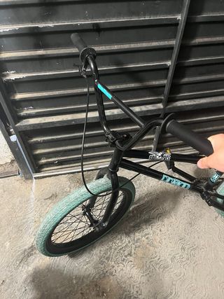 Bicicleta BMX casi nueva muy poco uso