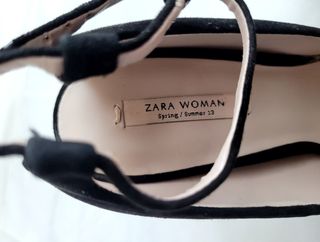 ZAPATOS NEGROS TACÓN ALTO ZARA.