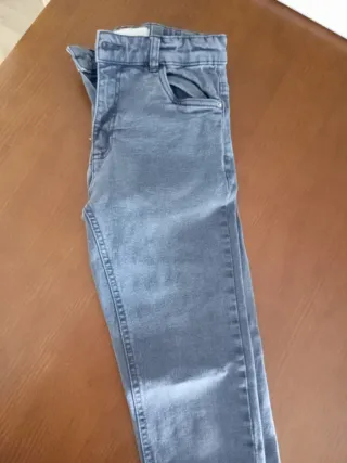 Pantalón vaquero niño azul. Talla 9/10 años