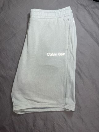 Pantalón corto gris Calvin Klein