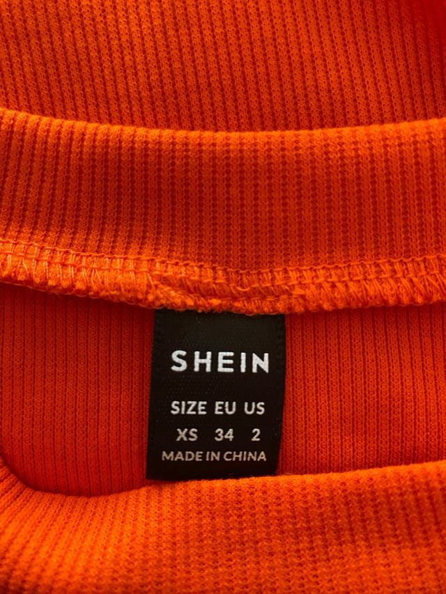 Camiseta naranja con volantes Talla XL