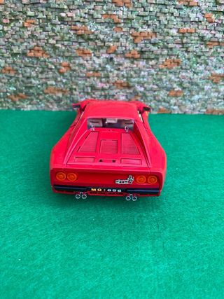 Ferrari GTO (1984) – Bburago – Escala 1:18