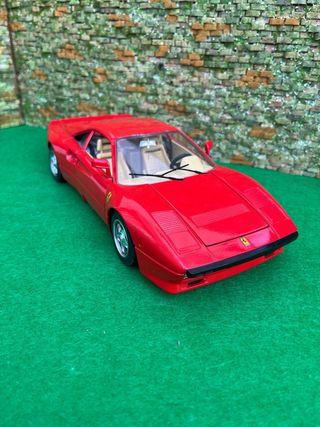 Ferrari GTO (1984) – Bburago – Escala 1:18