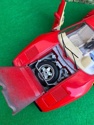 Ferrari GTO (1984) – Bburago – Escala 1:18