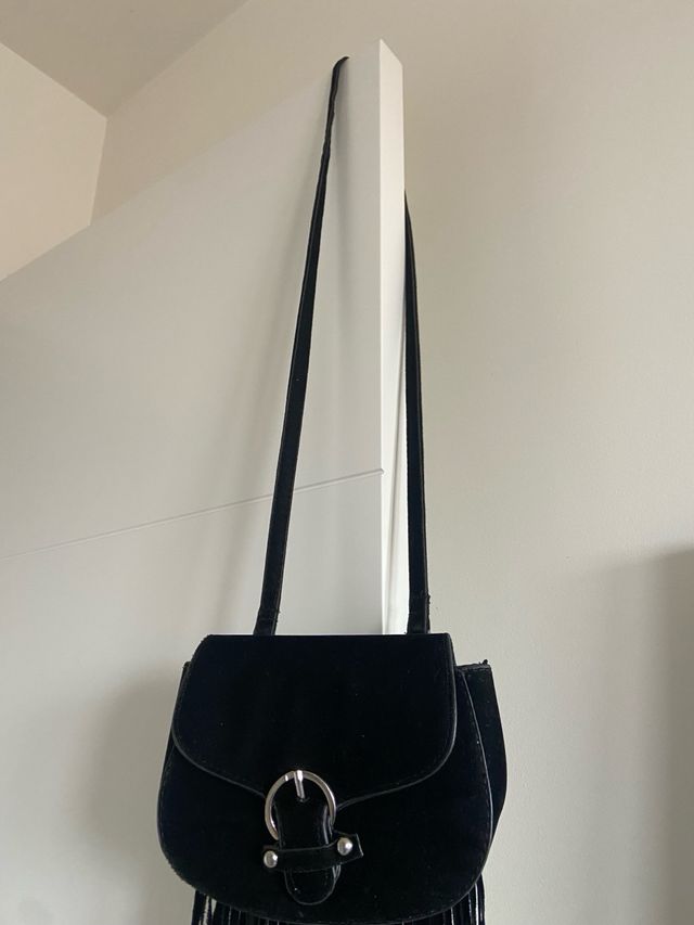 Bolso flecos estilo cowboy negro