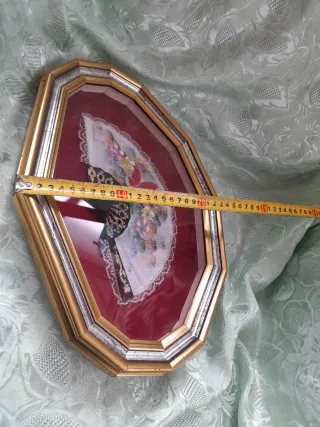 Quadro con ventaglio decorativo