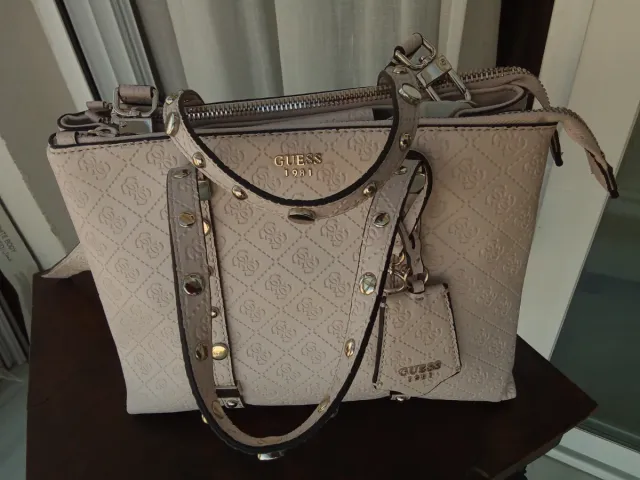 Bolso Guess Beige y Plateado