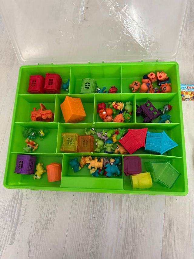 Lote Superthings y Zombiethings