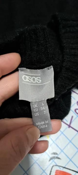 Jersey ASOS negro con lentejuelas doradas