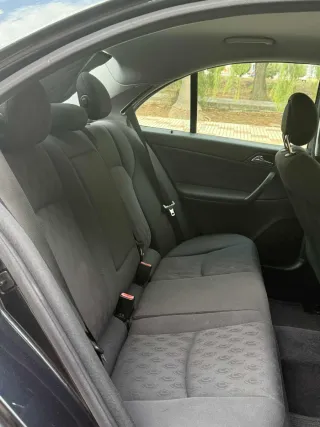 Mercedes-Benz c220 2005