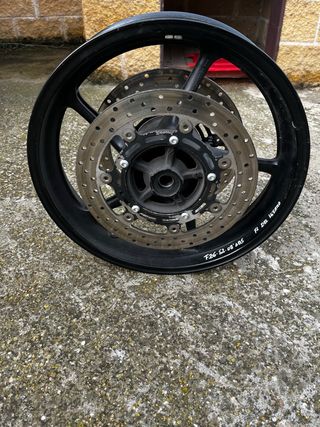 Llanta YAMAHA FZ6 ABS