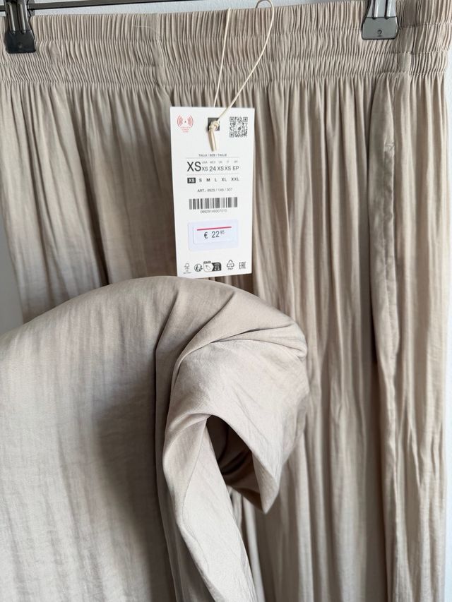 Pantalón Zara ancho fluido cava