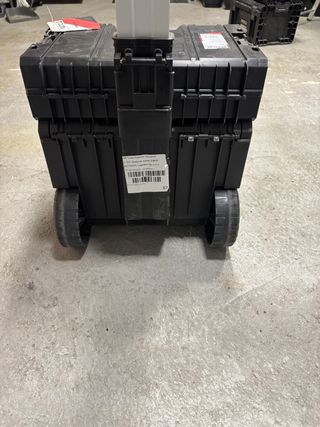 Maleta de herramientas YATO con ruedas