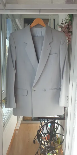 Traje Americana Pantalón gris claro