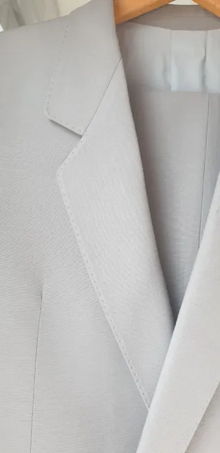 Traje Americana Pantalón gris claro