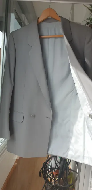 Traje Americana Pantalón gris claro