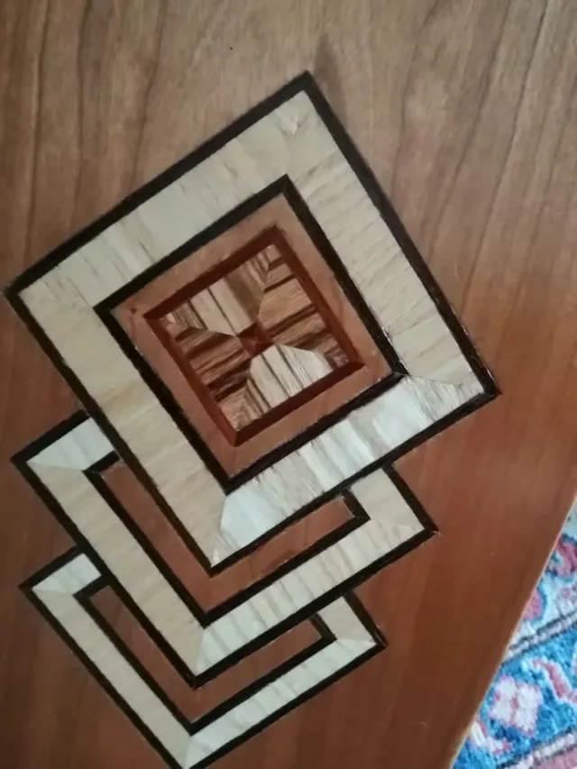 Oggetto artigianale in legno