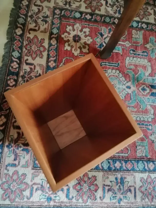 Oggetto artigianale in legno