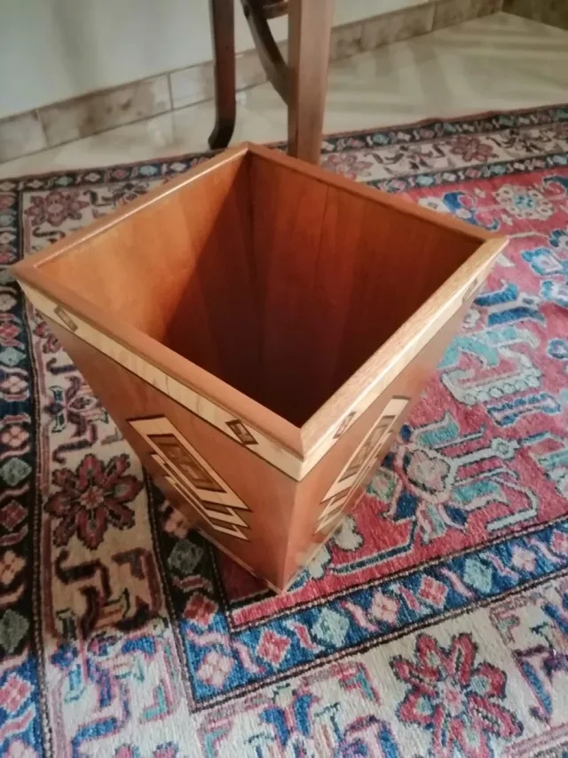 Oggetto artigianale in legno