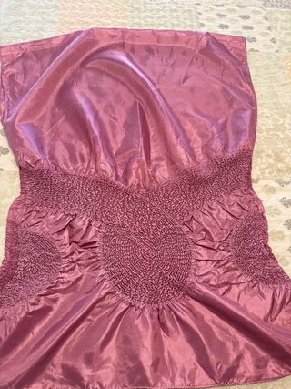 Top rosa strapless con fruncido