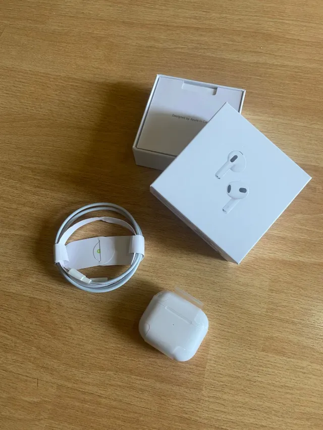 AirPods 3 con su embalaje