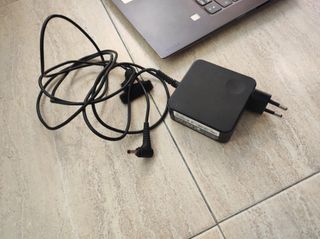 Lenovo Yoga 520-14IKB i5-7200U 8GB 1TB W10