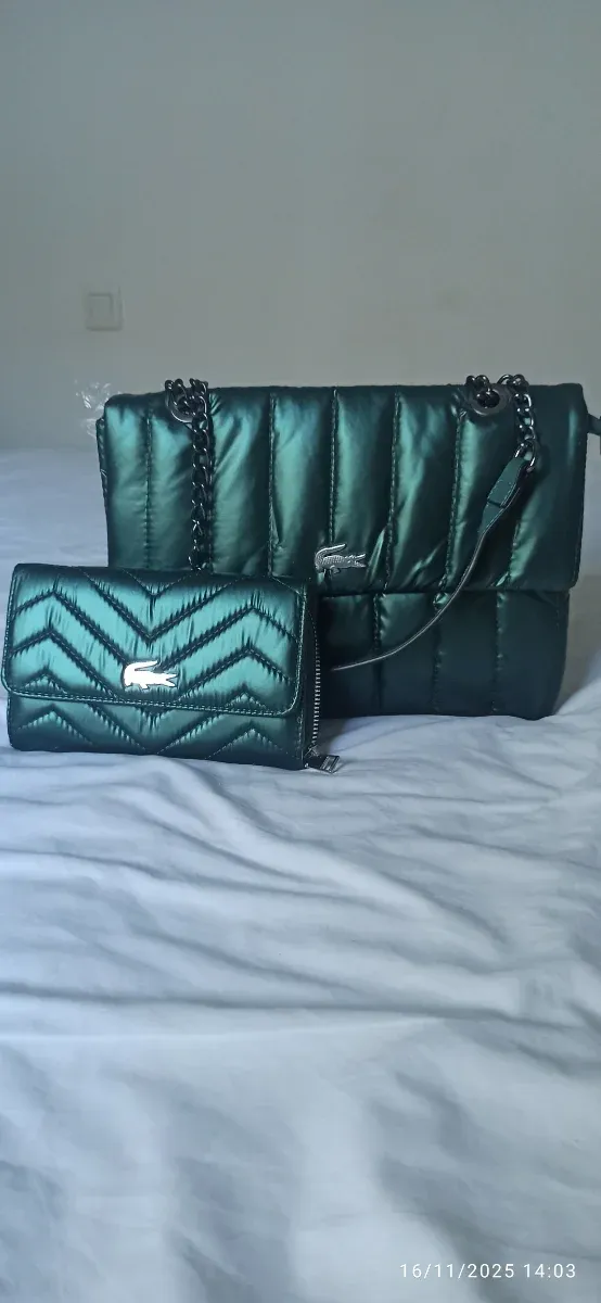 Bolso y cartera Lacoste verde brillante