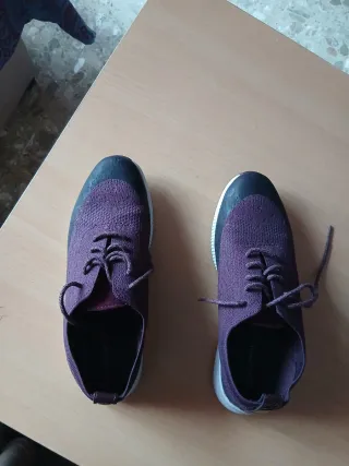 Zapatos color berenjena. Nuevos