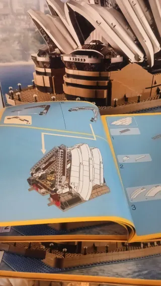LEGO Creator 10234 Sydney Opera House completo