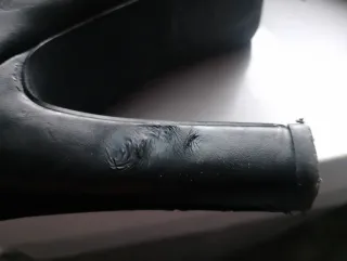 Stivali neri borchiati