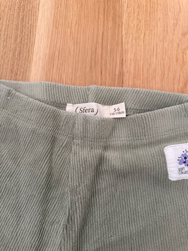 Pantalones de pana verdes