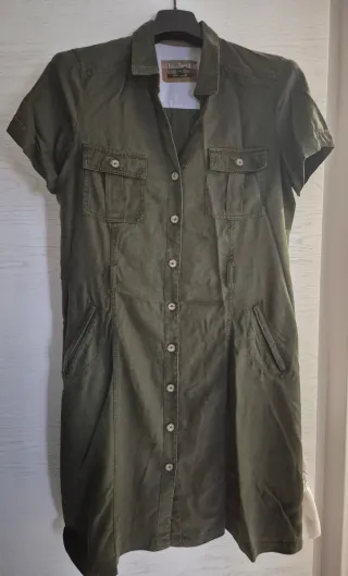 Vestido verde militar sin cinturon