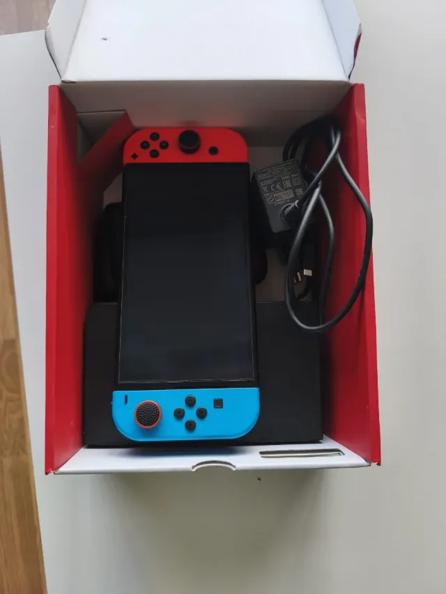 Nintendo Switch OLED + Accessori