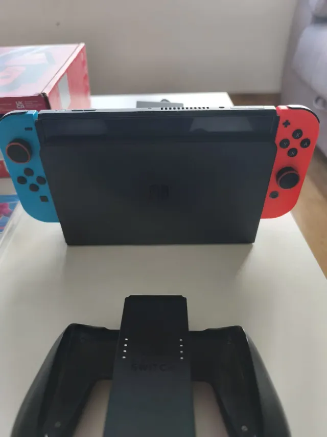 Nintendo Switch OLED + Accessori