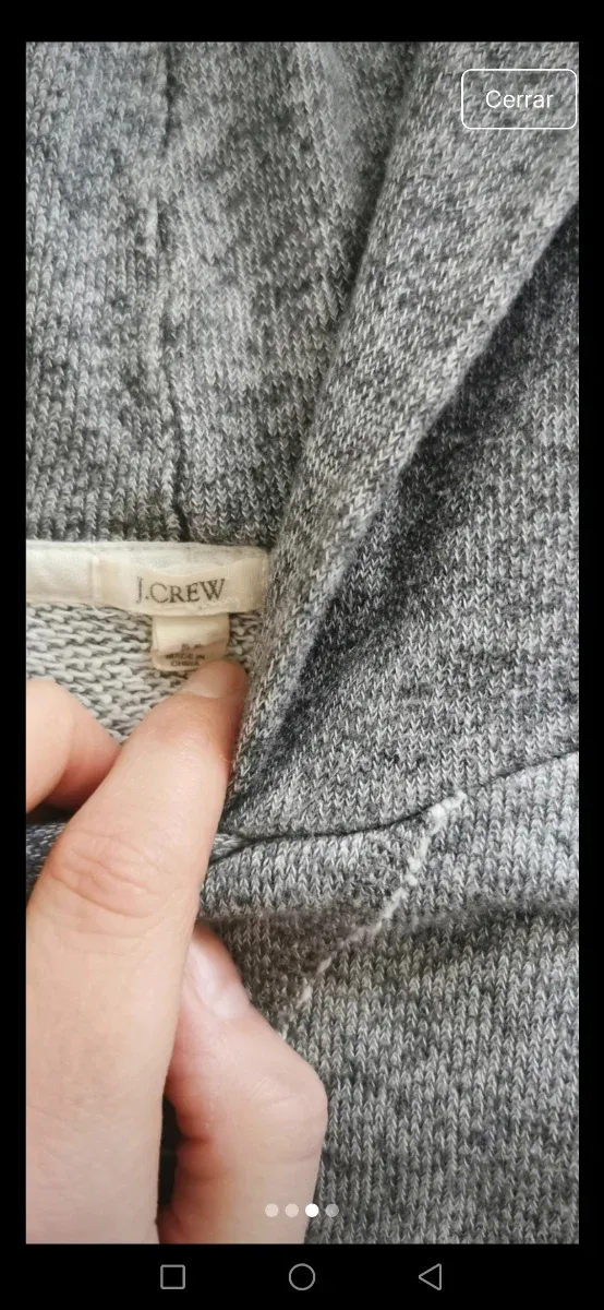 Sudadera gris con capucha