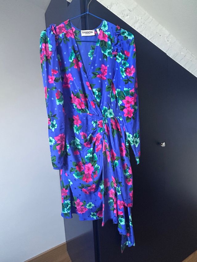 Vestido Essentiel Antwerp Seda Estampado Floral