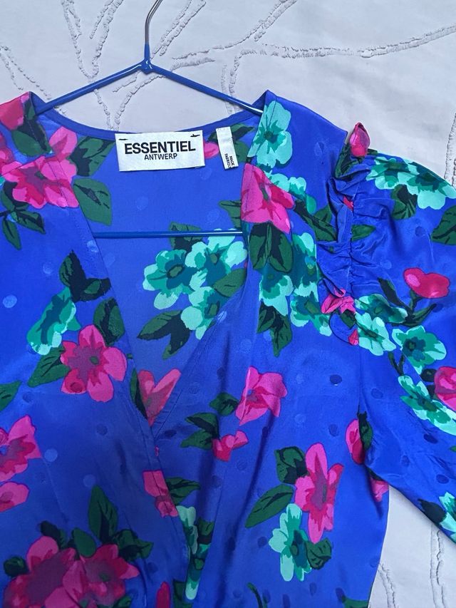 Vestido Essentiel Antwerp Seda Estampado Floral