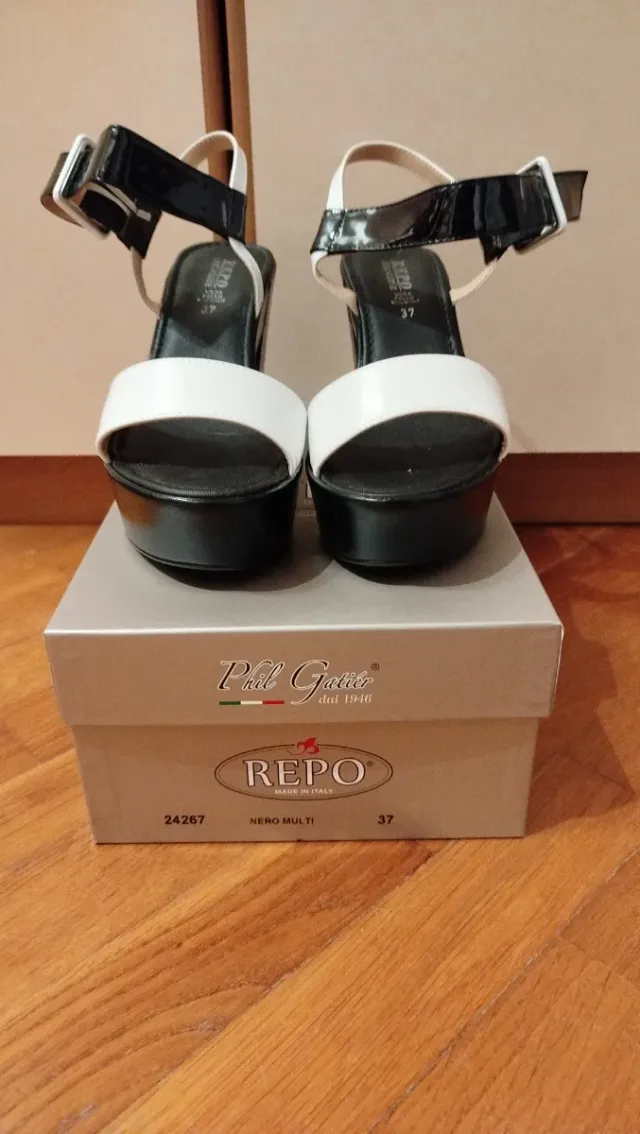 Sandali tacco alto bianchi e neri n. 37