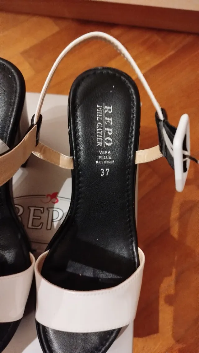 Sandali tacco alto bianchi e neri n. 37