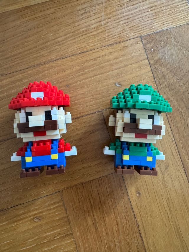 Figure di Super Mario e Luigi
