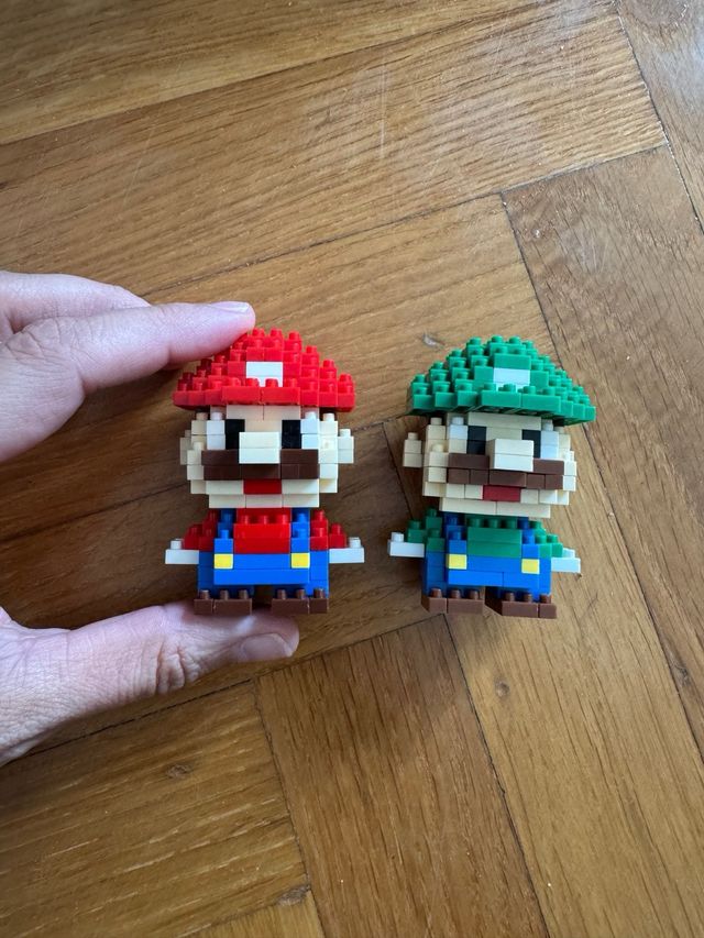 Figure di Super Mario e Luigi