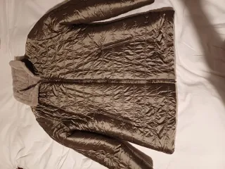 Chaquetón reversible gris y beige