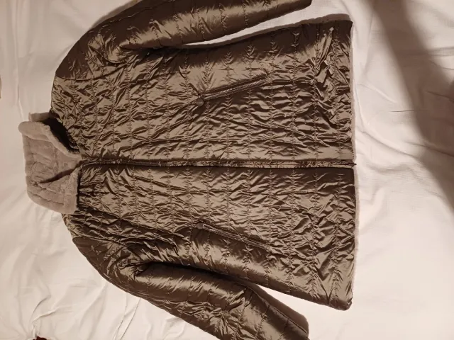 Chaquetón reversible gris y beige