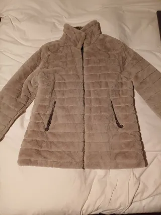 Chaquetón reversible gris y beige