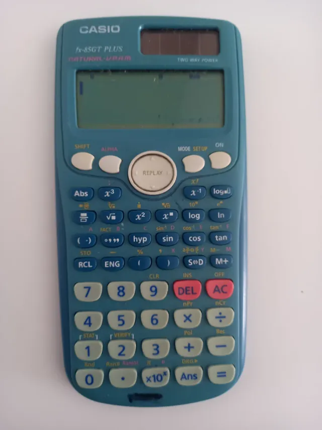 Calculadora Casio fx-82GT PLUS