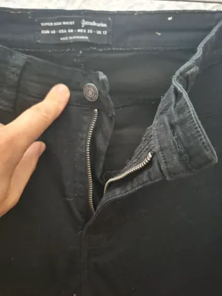 Lote 4 Vaqueros de varios marcas hm bershka stradi