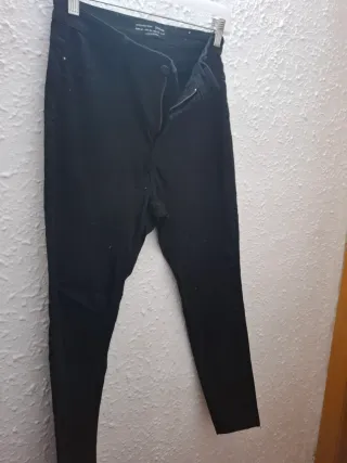 Lote 4 Vaqueros de varios marcas hm bershka stradi