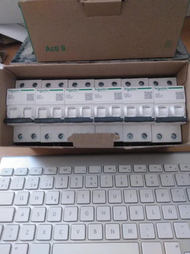 6x Automáticos 2p 25A Schneider magnetotermico pia